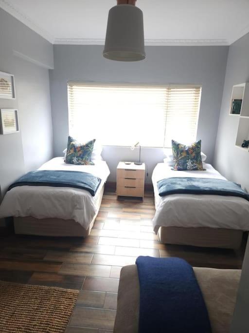 Cape Town, Sea Point, Beautiful 2 Bedroom Apartment @Tucked Away Екстер'єр фото